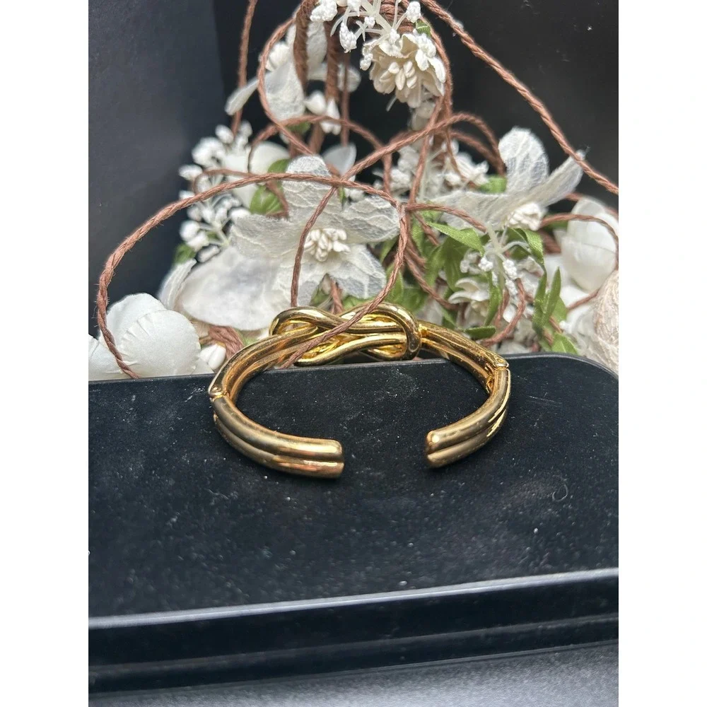 VTG Gold Tone Knot Cuff Bracelet Hinged Bangle Minimalist Chunky‎ Statement